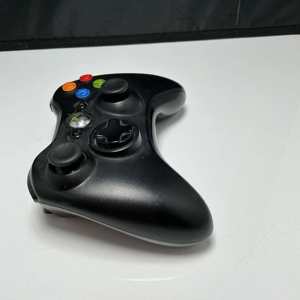 Official Xbox 360 Wireless Controller - Black with Battery Pack Model 1403